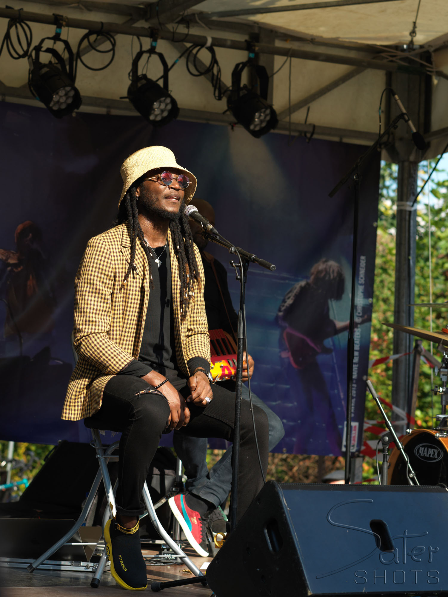 A singer on a hot day